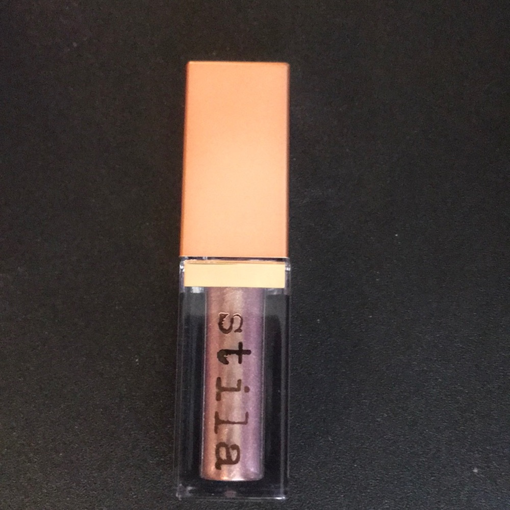 Stila Shimmer and Glow in Cloud
